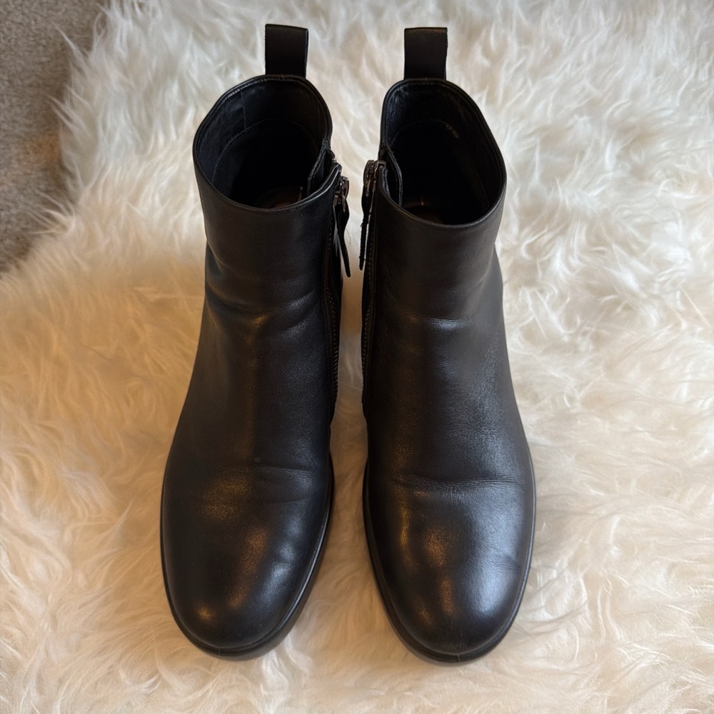 Ecco Sleek Black Ankle Booties